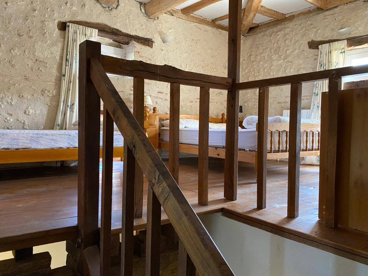 Hotel Domaine De Villot Sainte-Colombe-de-Villeneuve Esterno foto