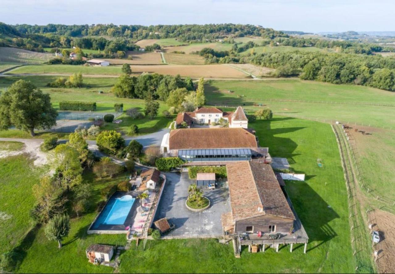 Hotel Domaine De Villot Sainte-Colombe-de-Villeneuve Esterno foto