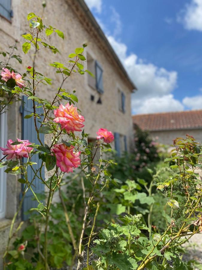 Hotel Domaine De Villot Sainte-Colombe-de-Villeneuve Esterno foto