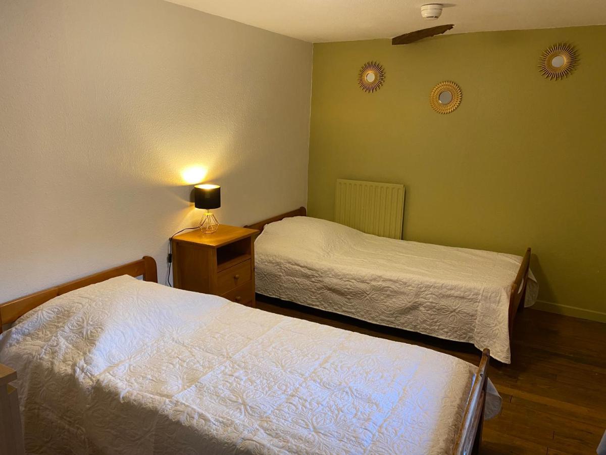 Hotel Domaine De Villot Sainte-Colombe-de-Villeneuve Esterno foto