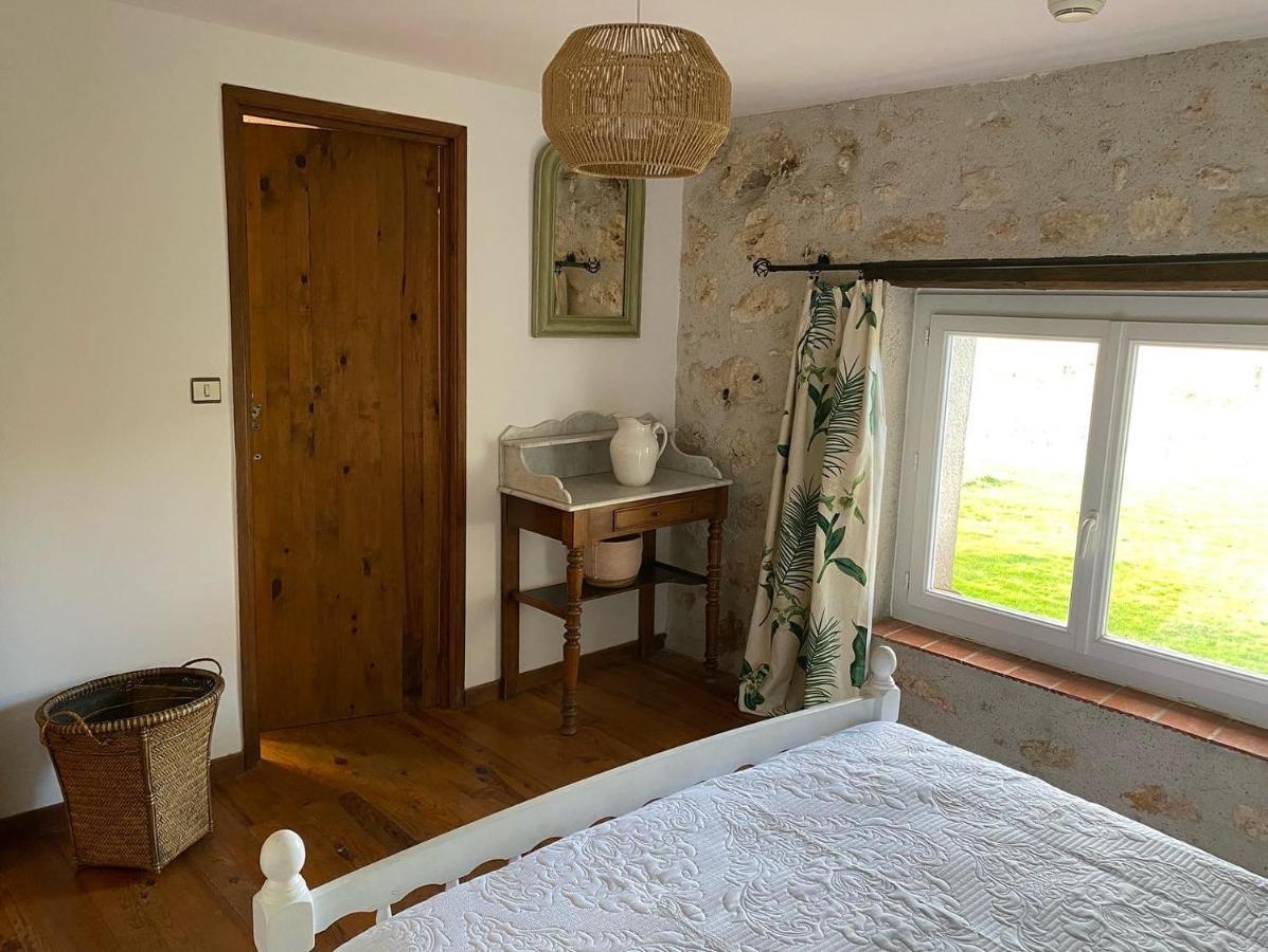 Hotel Domaine De Villot Sainte-Colombe-de-Villeneuve Esterno foto