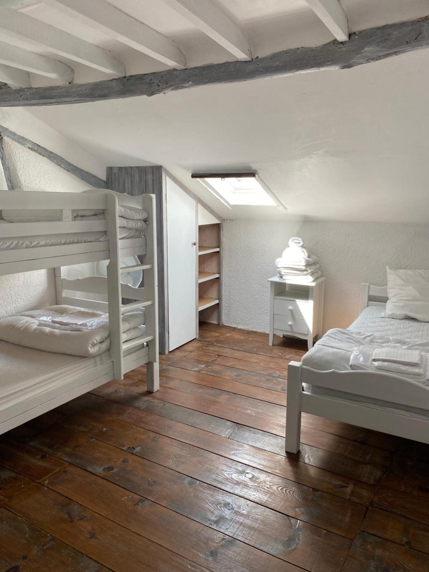 Hotel Domaine De Villot Sainte-Colombe-de-Villeneuve Esterno foto