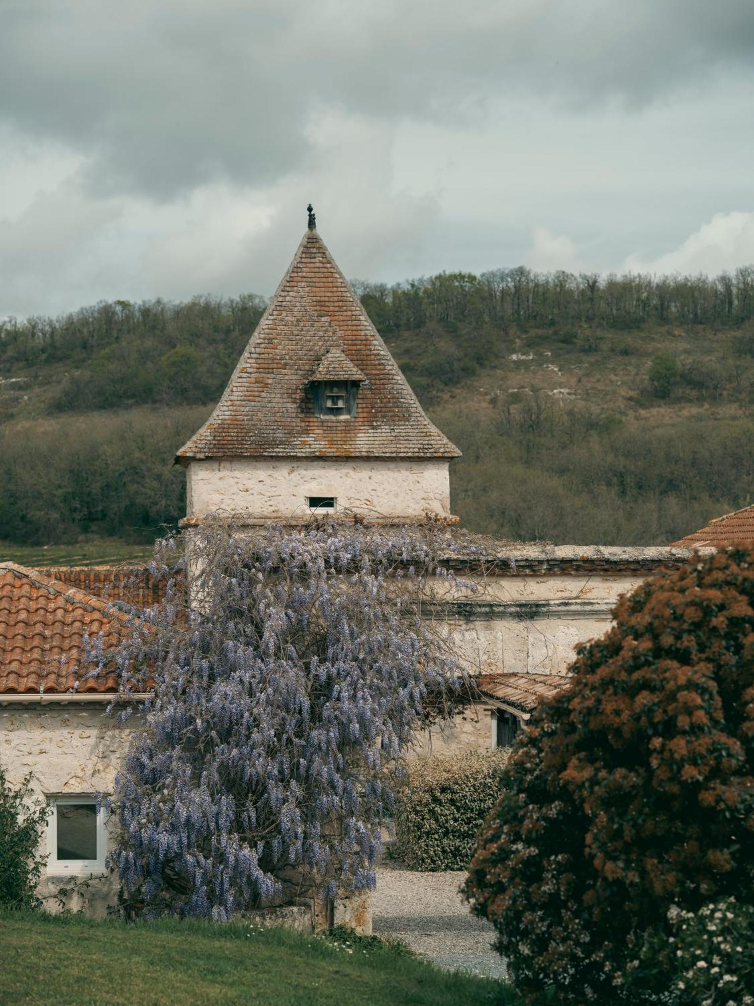 Hotel Domaine De Villot Sainte-Colombe-de-Villeneuve Esterno foto