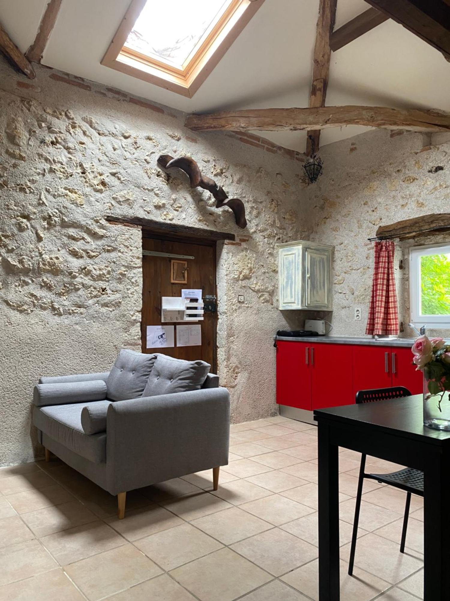 Hotel Domaine De Villot Sainte-Colombe-de-Villeneuve Esterno foto